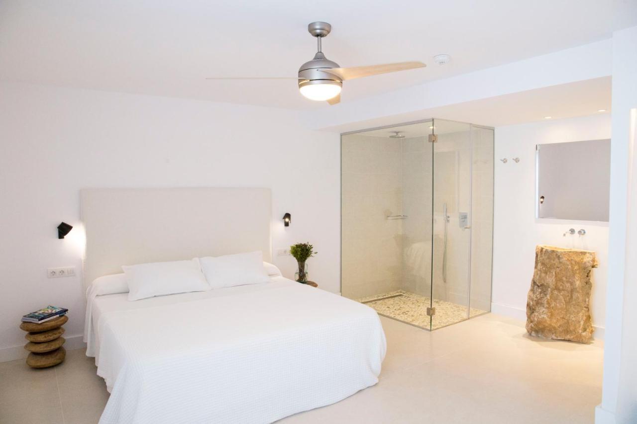 Sa Cala Suites Es Calo  Exterior photo