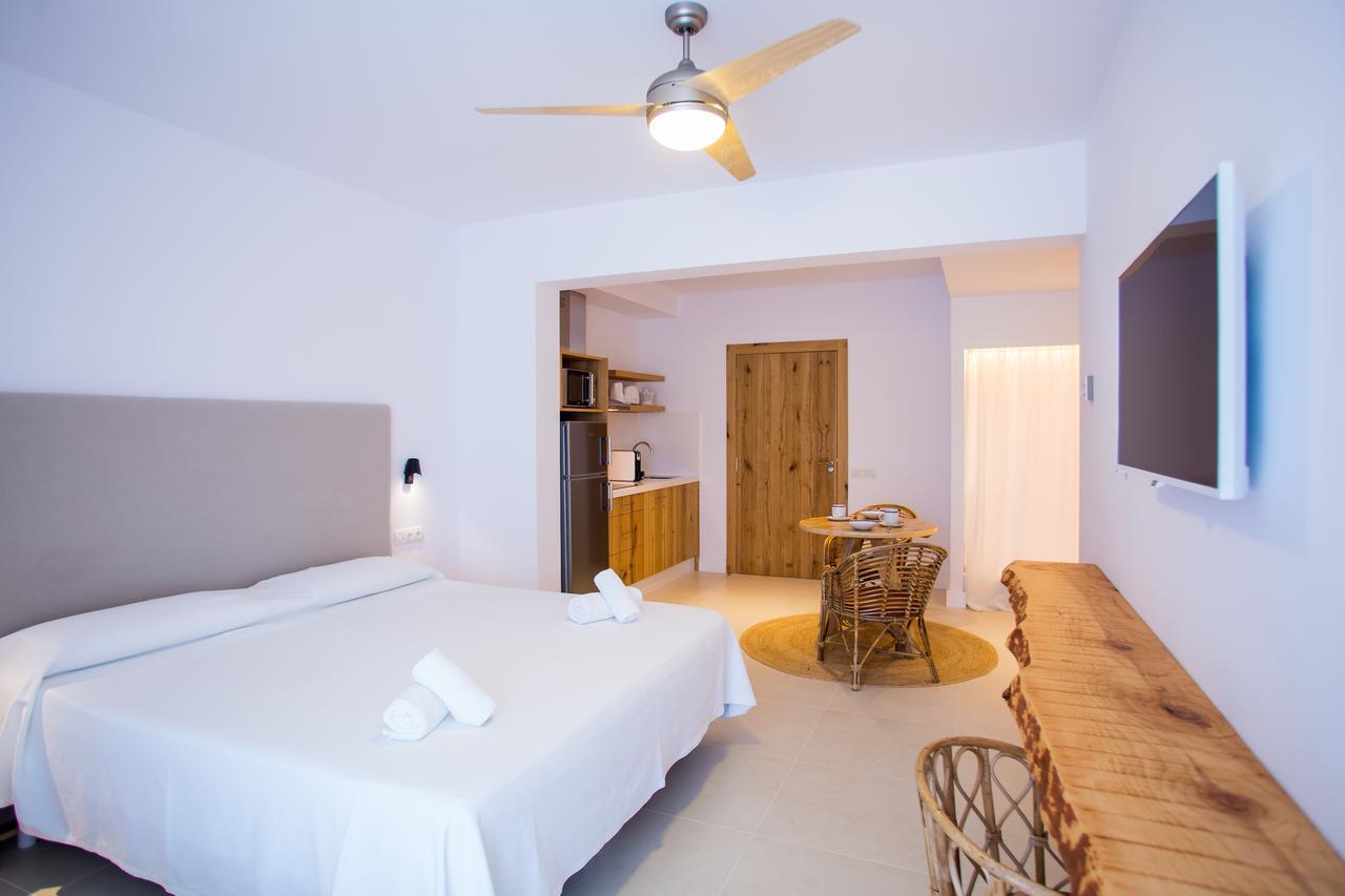 Sa Cala Suites Es Calo  Exterior photo