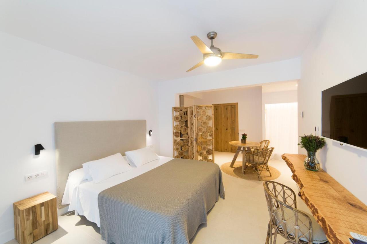 Sa Cala Suites Es Calo  Exterior photo