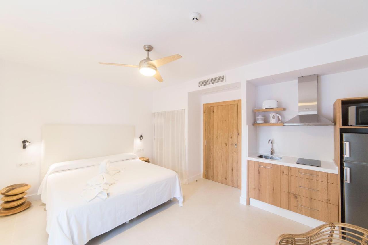 Sa Cala Suites Es Calo  Exterior photo